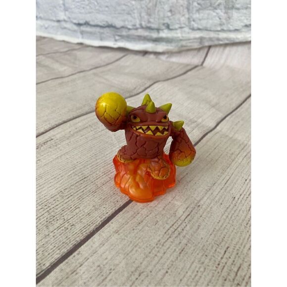 Skylanders Fire element action figure dolls lot of 4 assorted sizes - Picture 2 of 6